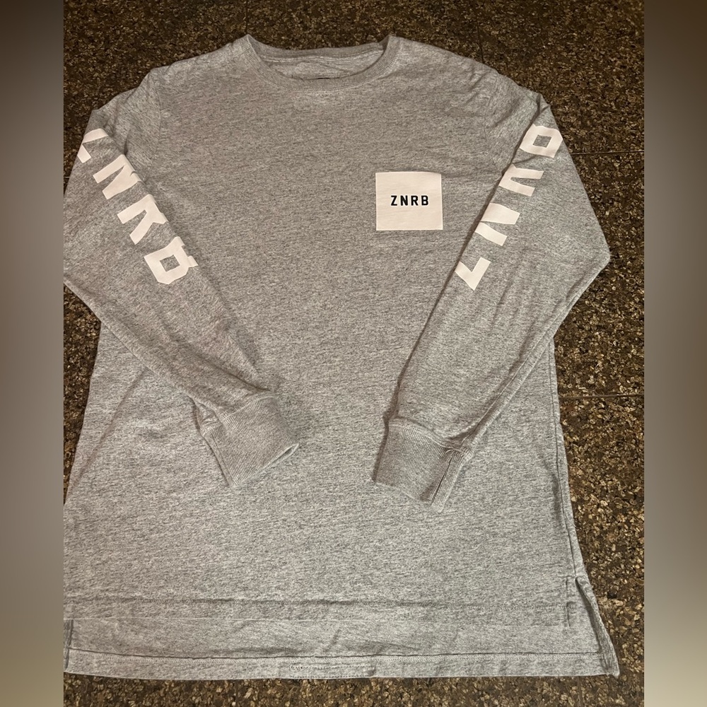 New no tag : ZNRB ….SMALL MENS T SHIRT